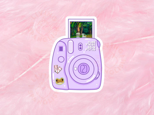 DeBÍ TiRAR MáS FOToS Purple Sticker